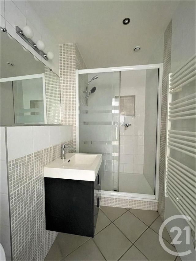 Appartement F3 à louer - 3 pièces - 48.0 m2 - VALENCE - 26 - RHONE-ALPES - Century 21 Alpimmo