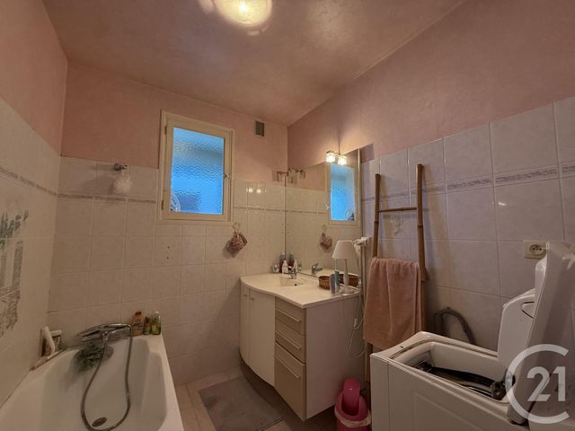 Appartement T4 à vendre - 4 pièces - 86.25 m2 - GUILHERAND GRANGES - 07 - RHONE-ALPES - Century 21 Alpimmo