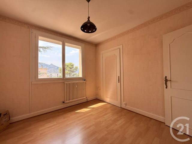 Appartement T4 à vendre - 4 pièces - 86.25 m2 - GUILHERAND GRANGES - 07 - RHONE-ALPES - Century 21 Alpimmo