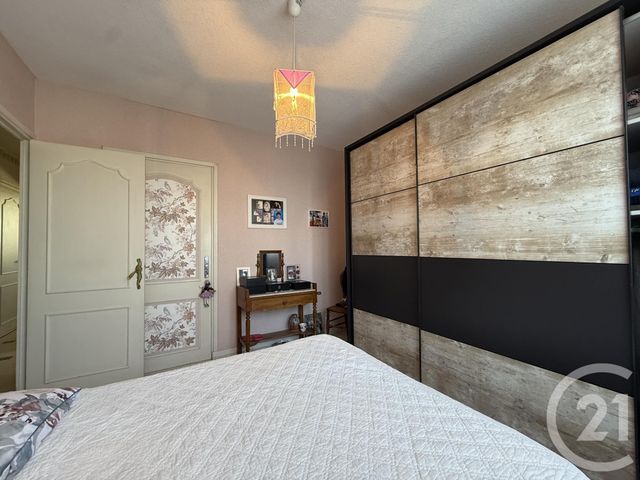 Appartement T4 à vendre - 4 pièces - 86.25 m2 - GUILHERAND GRANGES - 07 - RHONE-ALPES - Century 21 Alpimmo