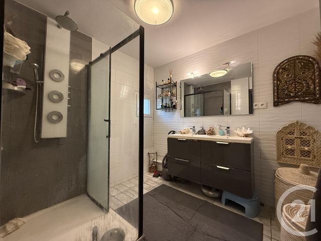 Afficher la photo en grand Appartement F4 à vendre - 4 pièces - 95.5 m2 - BOURG LES VALENCE - 26 - RHONE-ALPES - Century 21 Alpimmo