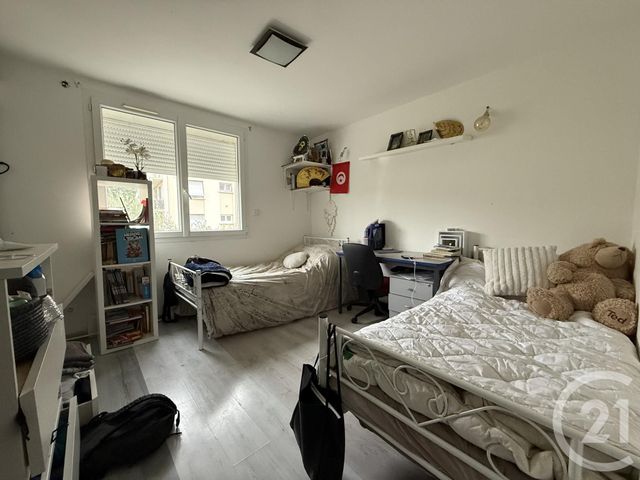 Afficher la photo en grand Appartement F4 à vendre - 4 pièces - 95.5 m2 - BOURG LES VALENCE - 26 - RHONE-ALPES - Century 21 Alpimmo