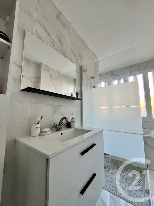 Appartement F3 à vendre - 4 pièces - 77.0 m2 - VALENCE - 26 - RHONE-ALPES - Century 21 Alpimmo