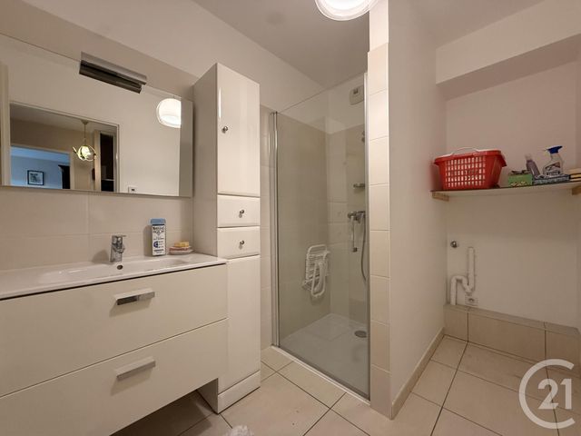 Appartement T3 à vendre - 3 pièces - 73.51 m2 - GUILHERAND GRANGES - 07 - RHONE-ALPES - Century 21 Alpimmo