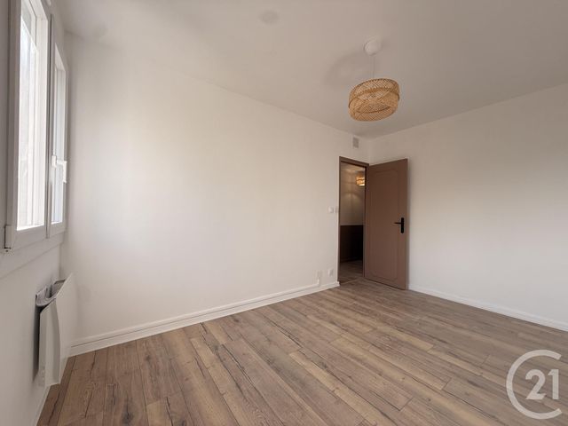 Appartement T4 à vendre - 4 pièces - 75.75 m2 - GUILHERAND GRANGES - 07 - RHONE-ALPES - Century 21 Alpimmo