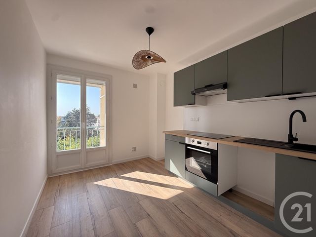 Appartement T4 à vendre - 4 pièces - 75.75 m2 - GUILHERAND GRANGES - 07 - RHONE-ALPES - Century 21 Alpimmo