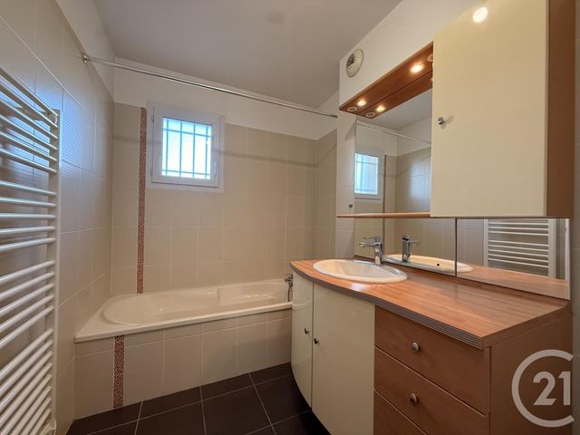 Appartement T3 à vendre - 3 pièces - 78.0 m2 - GUILHERAND GRANGES - 07 - RHONE-ALPES - Century 21 Alpimmo