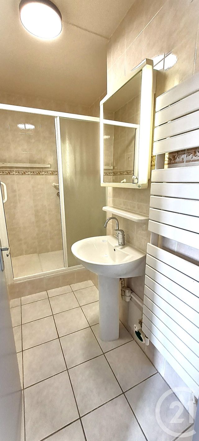 Appartement T3 à louer - 3 pièces - 72.81 m2 - BOURG LES VALENCE - 26 - RHONE-ALPES - Century 21 Alpimmo