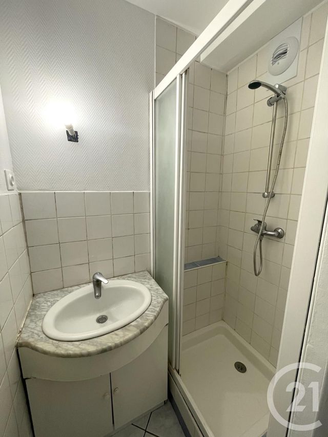 Appartement T3 à louer - 3 pièces - 52.3 m2 - GUILHERAND GRANGES - 07 - RHONE-ALPES - Century 21 Alpimmo