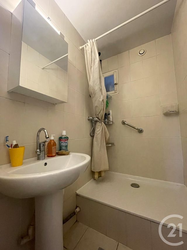 Appartement T4 à louer - 4 pièces - 67.9 m2 - VALENCE - 26 - RHONE-ALPES - Century 21 Alpimmo