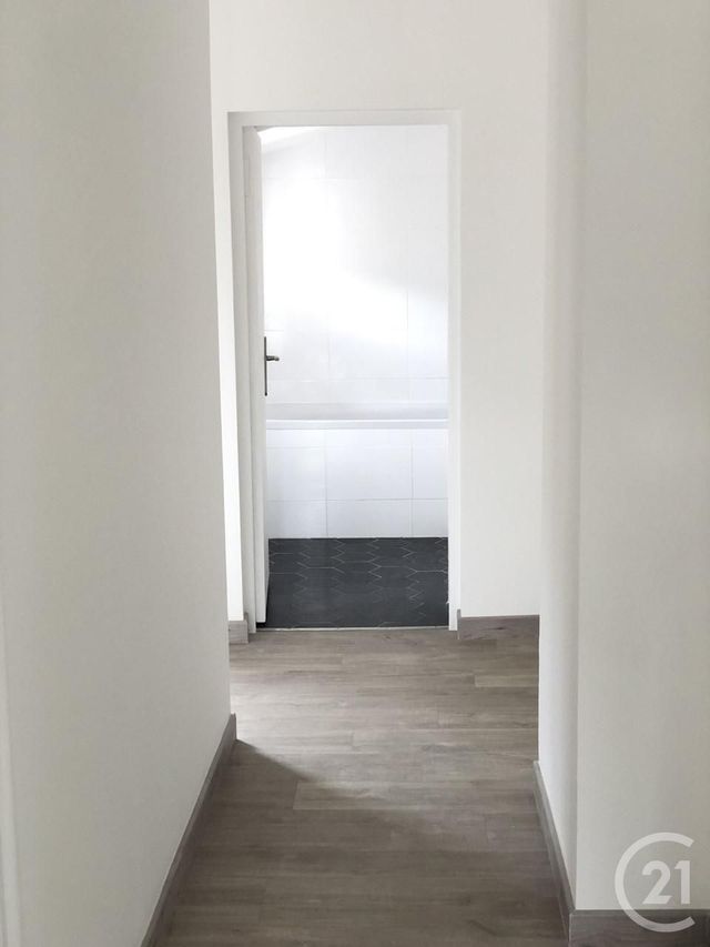 Appartement T3 à louer - 3 pièces - 75.0 m2 - TAIN L HERMITAGE - 26 - RHONE-ALPES - Century 21 Alpimmo