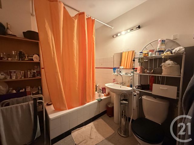 Appartement T2 à vendre - 2 pièces - 54.59 m2 - BOURG LES VALENCE - 26 - RHONE-ALPES - Century 21 Alpimmo