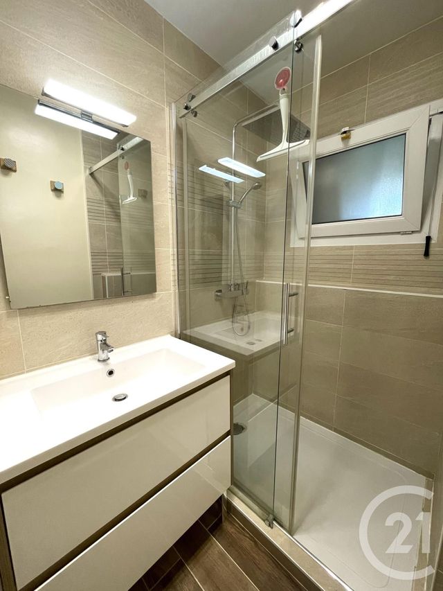 Appartement T4 à louer - 4 pièces - 69.44 m2 - BOURG LES VALENCE - 26 - RHONE-ALPES - Century 21 Alpimmo