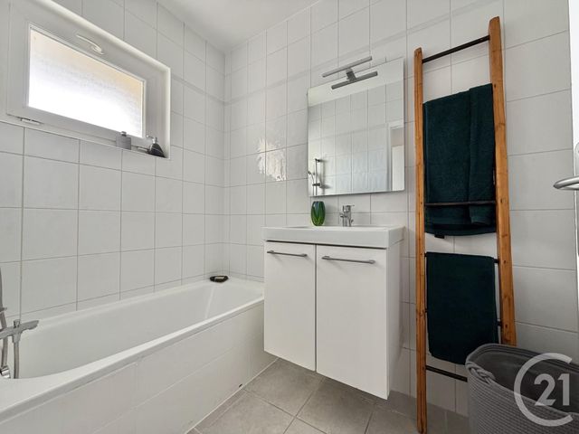 Appartement T4 à vendre - 4 pièces - 73.4 m2 - BOURG LES VALENCE - 26 - RHONE-ALPES - Century 21 Alpimmo