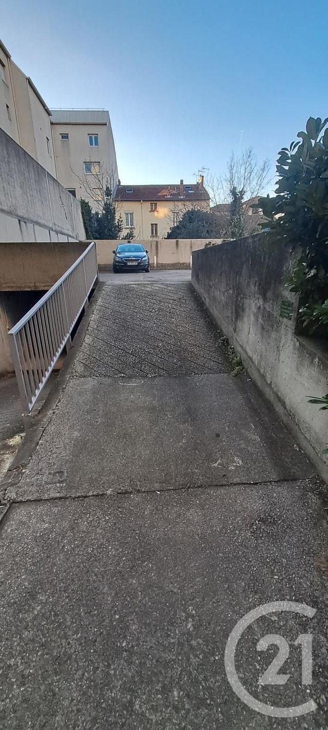 parking à louer - 10.0 m2 - VALENCE - 26 - RHONE-ALPES - Century 21 Alpimmo