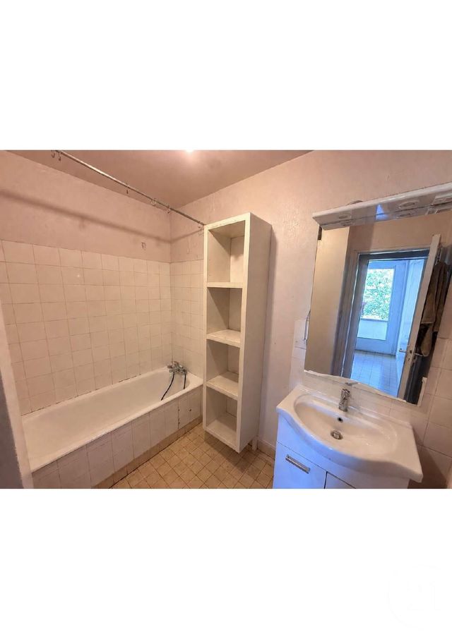 Appartement T3 à vendre - 3 pièces - 65.0 m2 - VALENCE - 26 - RHONE-ALPES - Century 21 Alpimmo