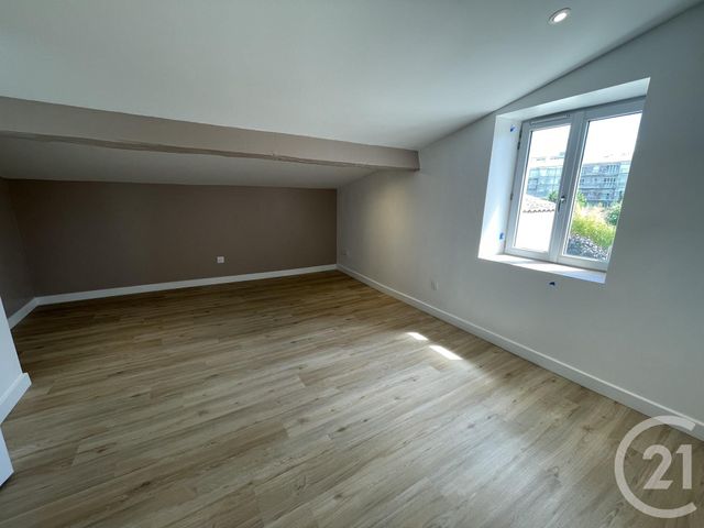 Appartement Duplex à louer - 3 pièces - 57.96 m2 - VALENCE - 26 - RHONE-ALPES - Century 21 Alpimmo