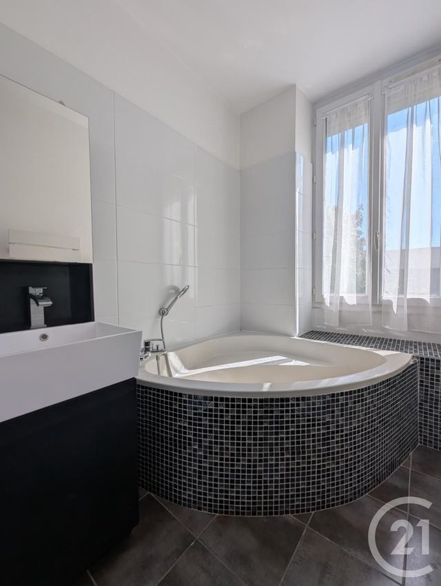 Appartement T4 à vendre - 4 pièces - 105.0 m2 - VALENCE - 26 - RHONE-ALPES - Century 21 Alpimmo