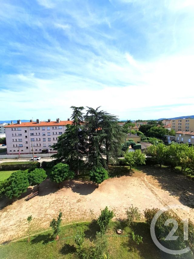 Appartement T4 à louer - 4 pièces - 82.19 m2 - BOURG LES VALENCE - 26 - RHONE-ALPES - Century 21 Alpimmo