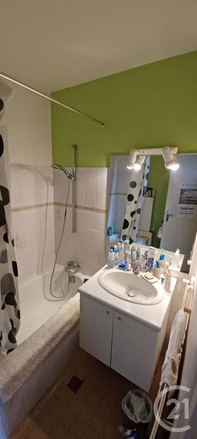 Afficher la photo en grand Appartement T4 à vendre - 4 pièces - 73.48 m2 - VALENCE - 26 - RHONE-ALPES - Century 21 Alpimmo