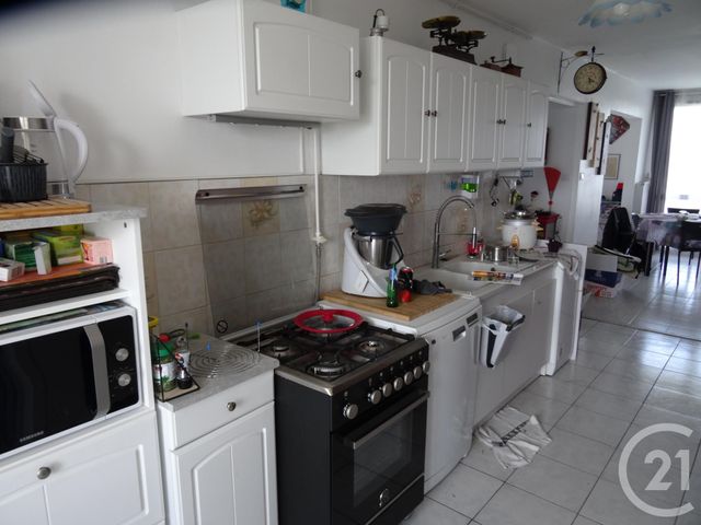 Appartement T3 à vendre - 3 pièces - 76.73 m2 - VALENCE - 26 - RHONE-ALPES - Century 21 Alpimmo Appartement T3 à vendre - 3 pièces - 76.73 m2 - VALENCE - 26 - RHONE-ALPES - Century 21 Alpimmo