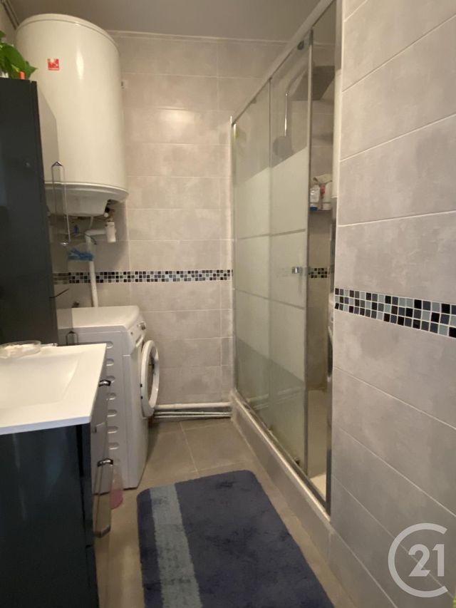 Appartement F3 à vendre - 4 pièces - 59.54 m2 - VALENCE - 26 - RHONE-ALPES - Century 21 Alpimmo Appartement F3 à vendre - 4 pièces - 59.54 m2 - VALENCE - 26 - RHONE-ALPES - Century 21 Alpimmo
