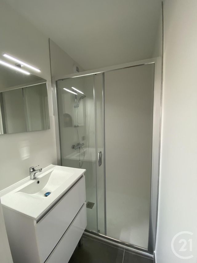 Afficher la photo en grand Appartement Duplex à vendre - 4 pièces - 113.58 m2 - GUILHERAND GRANGES - 07 - RHONE-ALPES - Century 21 Alpimmo