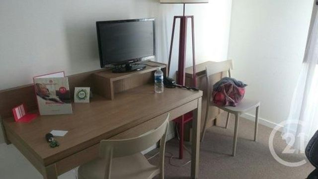 Afficher la photo en grand Appartement F2 à vendre - 2 pièces - 45.0 m2 - VALENCE - 26 - RHONE-ALPES - Century 21 Alpimmo