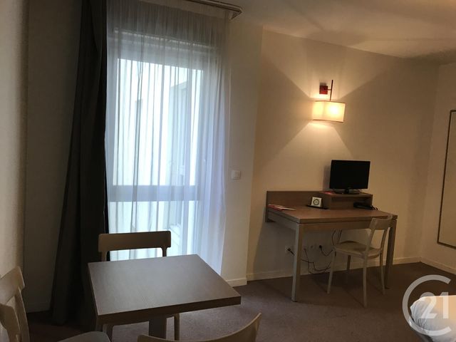 Afficher la photo en grand Appartement F2 à vendre - 2 pièces - 45.0 m2 - VALENCE - 26 - RHONE-ALPES - Century 21 Alpimmo