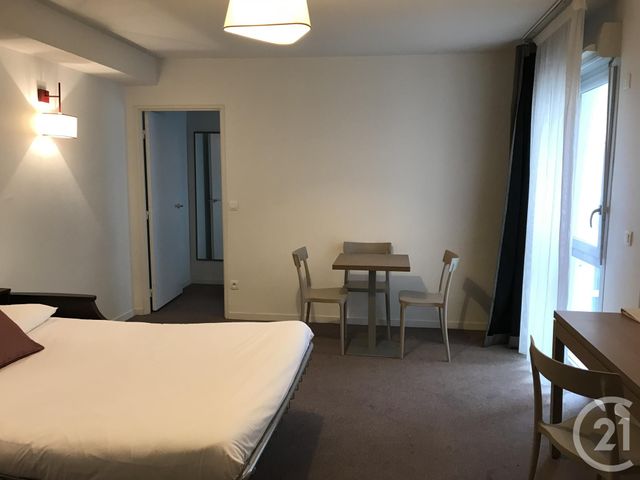 Afficher la photo en grand Appartement F2 à vendre - 2 pièces - 45.0 m2 - VALENCE - 26 - RHONE-ALPES - Century 21 Alpimmo