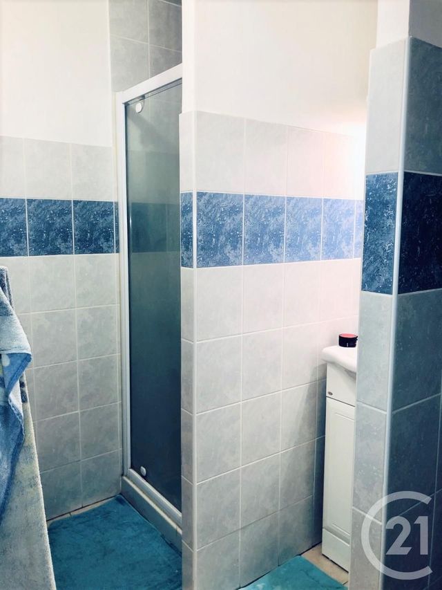 Afficher la photo en grand Appartement F1 à vendre - 1 pièce - 35.0 m2 - VALENCE - 26 - RHONE-ALPES - Century 21 Alpimmo