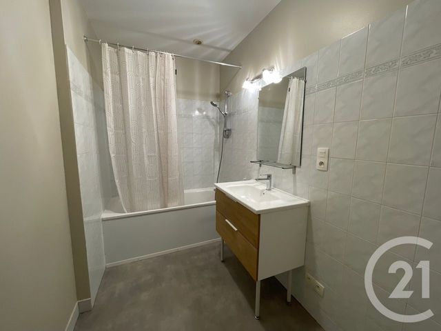 Appartement T2 à louer - 2 pièces - 69.7 m2 - VALENCE - 26 - RHONE-ALPES - Century 21 Alpimmo